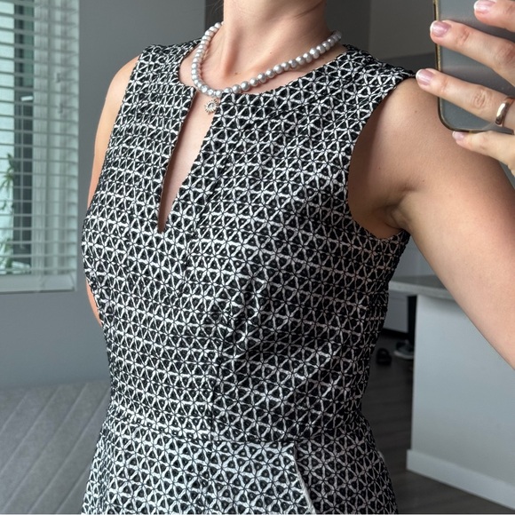 J.Crew Black & White Geometric Print Sleeveless – Size 4 – 100% Cotton - Picture 3 of 12